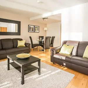 Apartment Grand Canal Square, Dublin